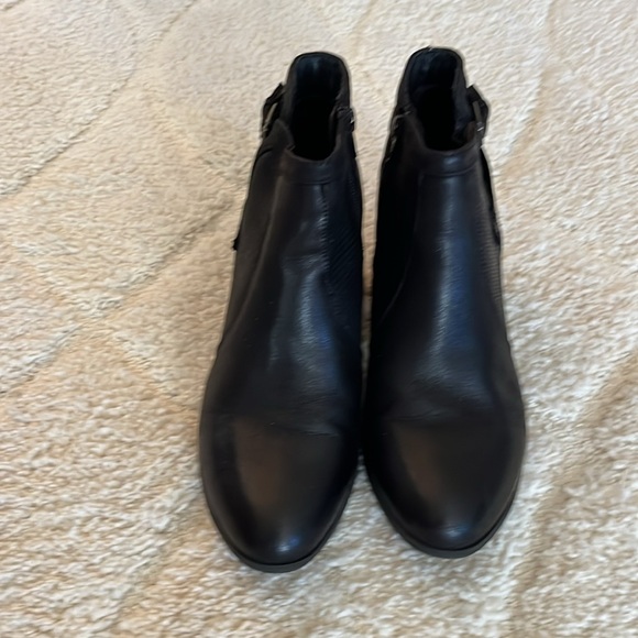 Women’s Black ankle boots. Size 9 - Picture 4 of 8
